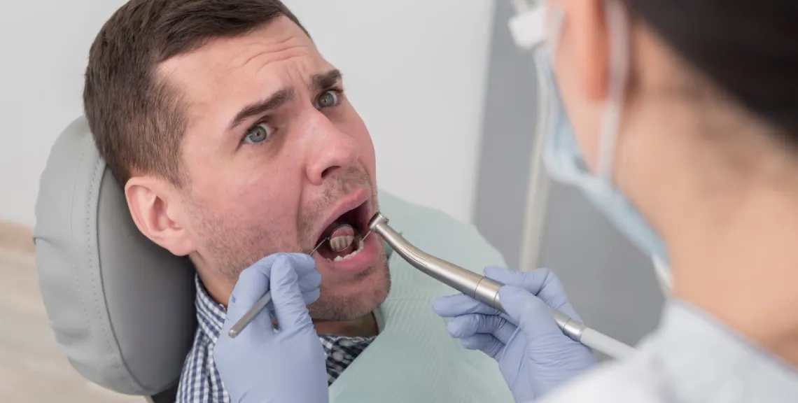 Tratamientos-sin-taladro-para-caries-adultos-mayores-menos-dolor-mismos-resultados