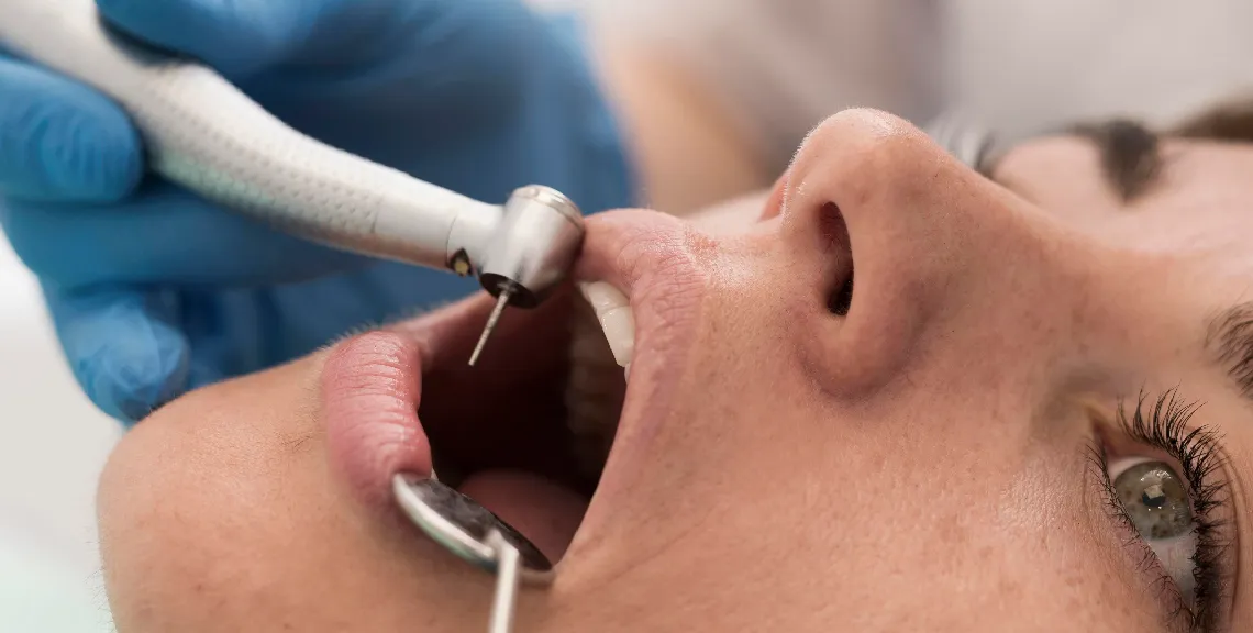 caso-instrusismo-higienista-dental-galicia