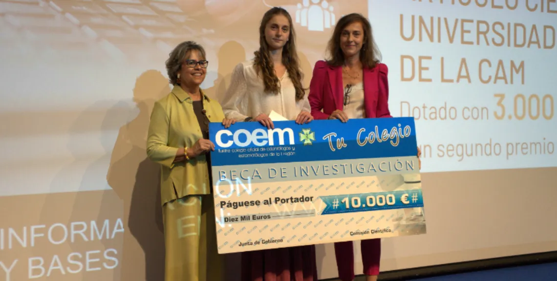 Margalida Santmartí Oliver y Clara Sandibel Garcete Delvalle, premiadas en la categoría Mejor Artículo Universidades CAM 2025