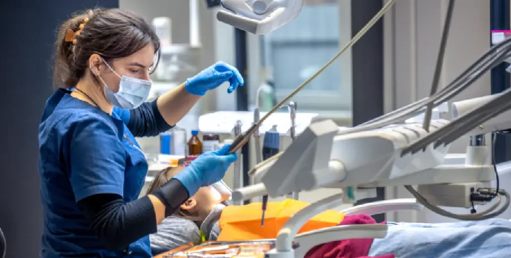 talento personal en clínica dental