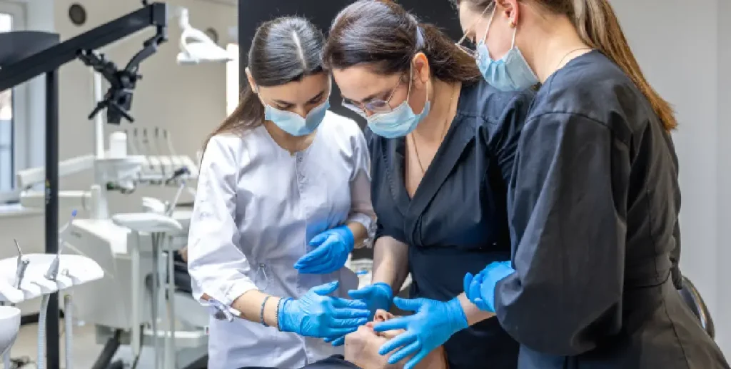 Empleados de la clínica dental