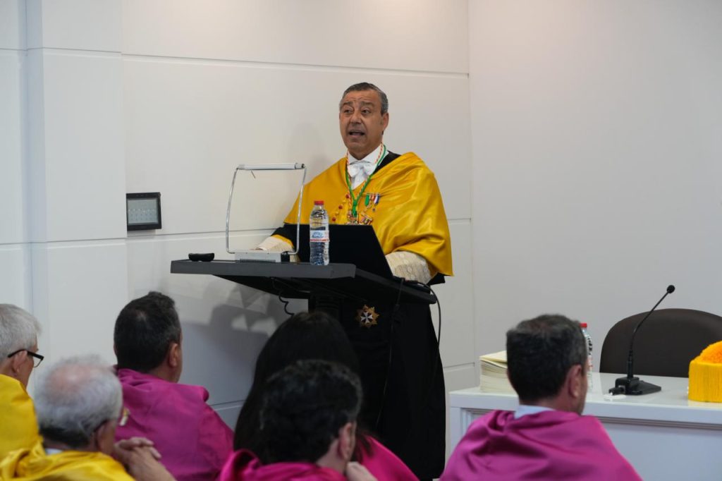 Dr. Castro durante su dicurso