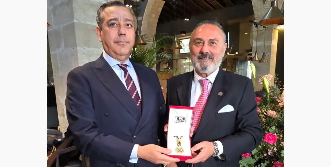 Óscar Castro, medalla del Colegio de Dentistas de Cádiz