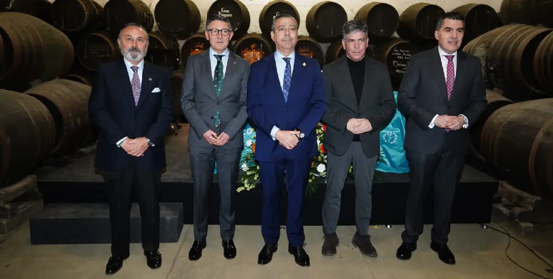 Castro, presidente de HovCastro, presidente de Honor del Colegio de Dentistas de Córdobanor del Colegio de Dentistas de Córdoba