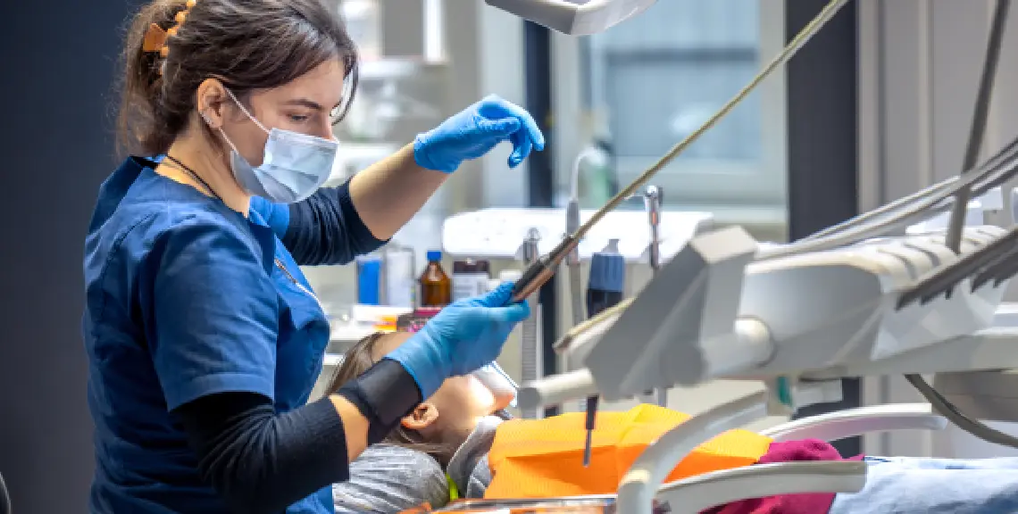 clinica dental dentista