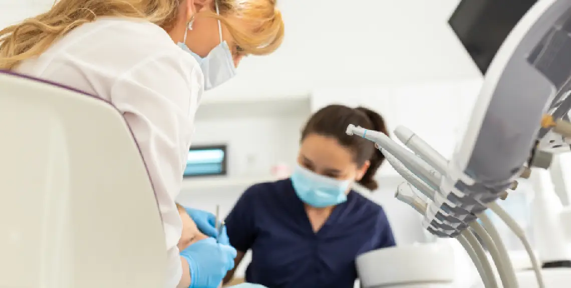 clínica dental atención clínica