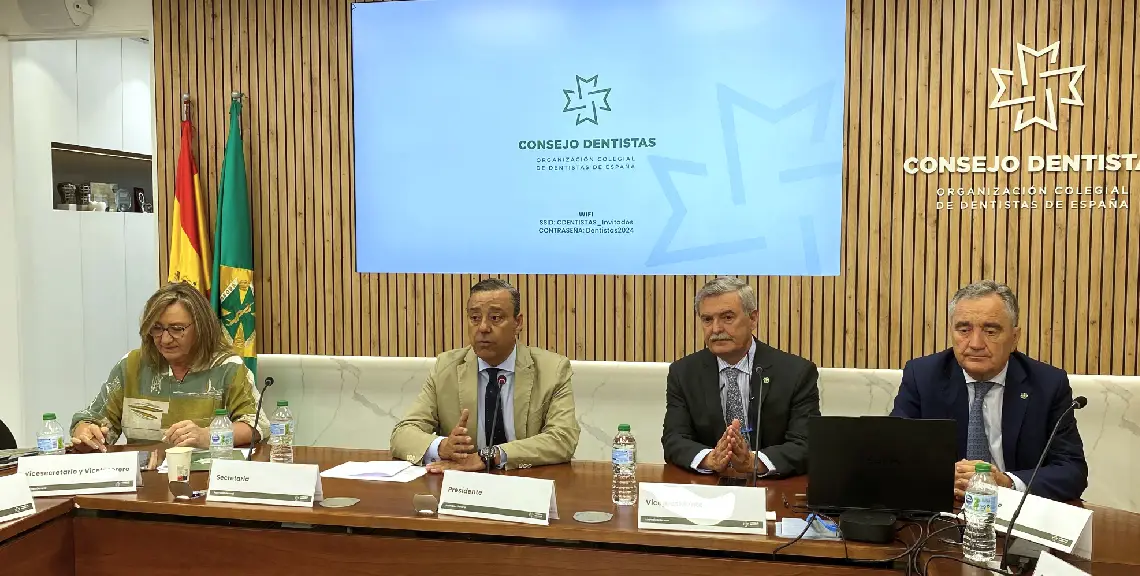 Castro, reelegido presidente del Consejo General de Dentistas