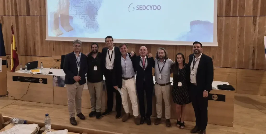 Fotos de los responsables de SEDCYDO con diversos ponentes.