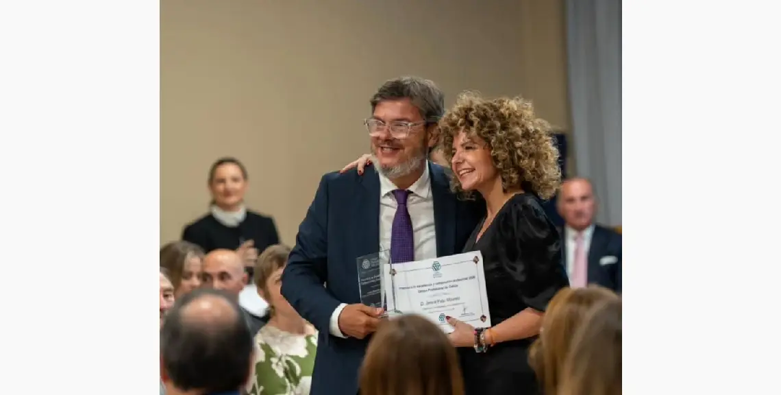 Premio pato mourelo del Colegio de Odontólogos de Lugo