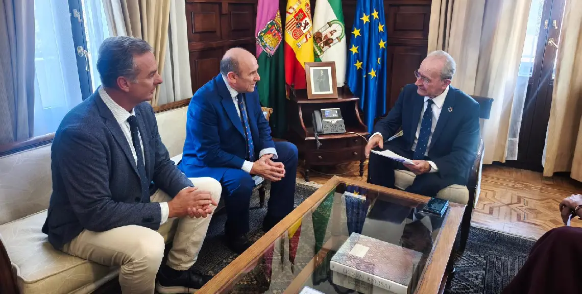 Presentación SEPES Málaga al alcalde de Málaga