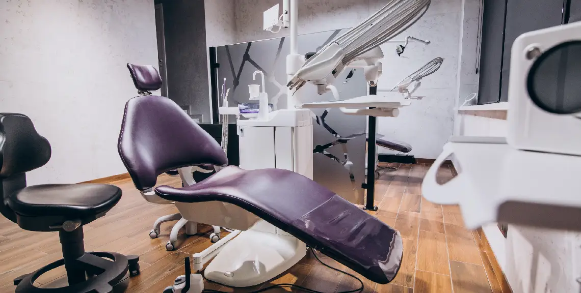Interior de clínica dental