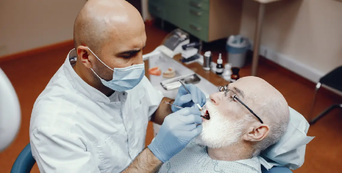 atención dental paciente mayor
